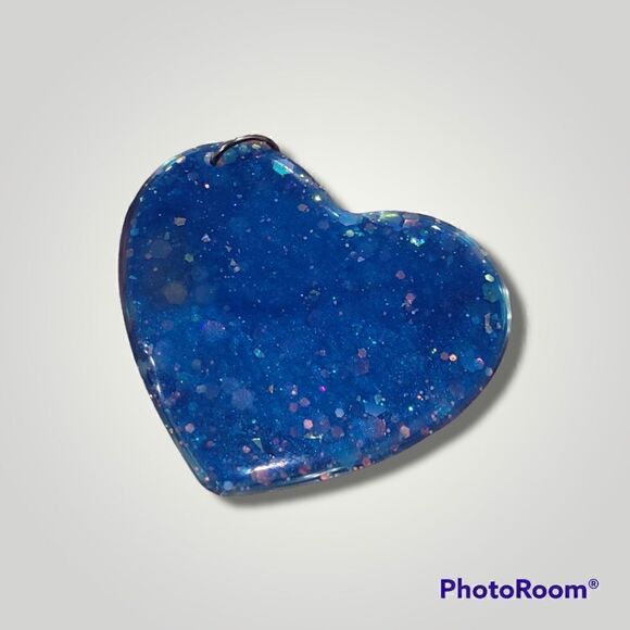 Dove Cameron Blue Glitter Heart Keychain - Picture 12 of 13
